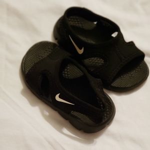 infant nike flip flops
